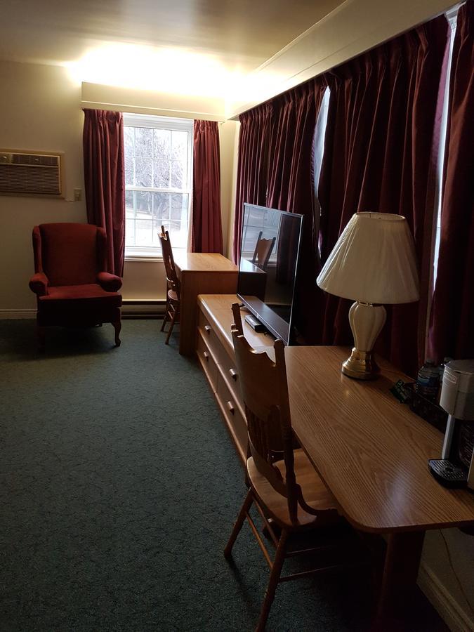 Covered Bridge & Motel 2*